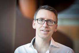 Dr. Martijn van den Hoogen